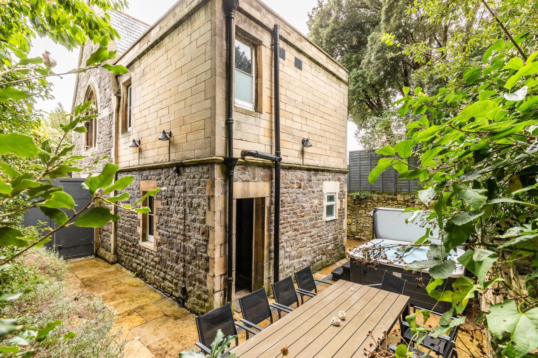 Locksbrook Lodge - Hot Tub - Spacious Outdoor Space Bath Bagian luar foto