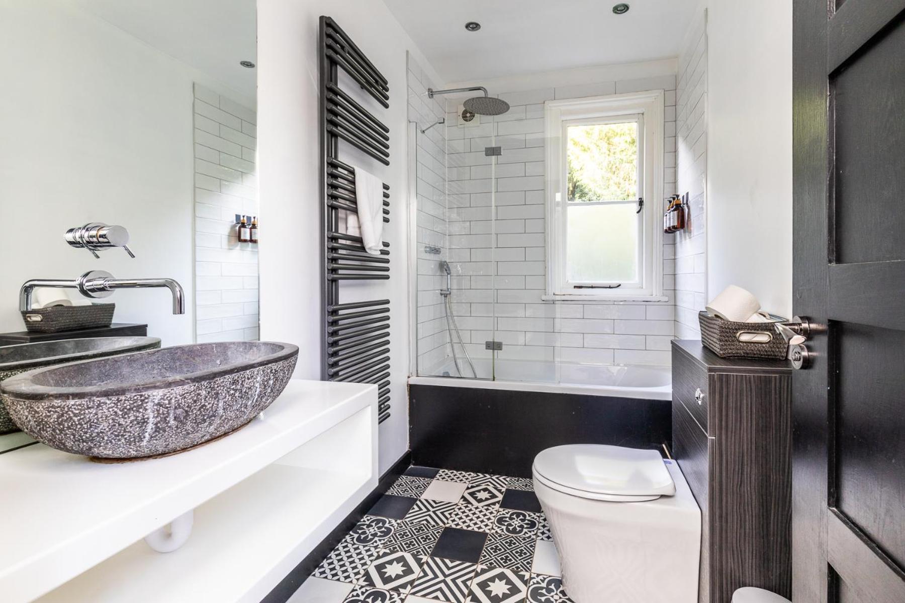 Locksbrook Lodge - Hot Tub - Spacious Outdoor Space Bath Bagian luar foto